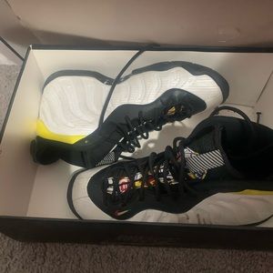 Nike air foam-posits size 6